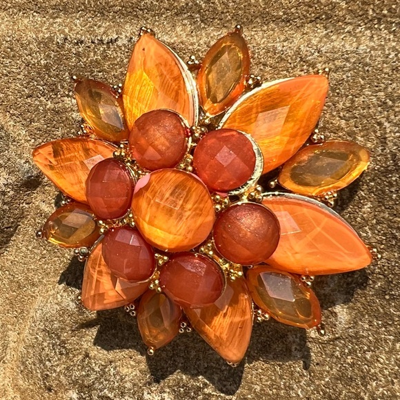 Large peach and amber brooch - Picture 1 of 7
